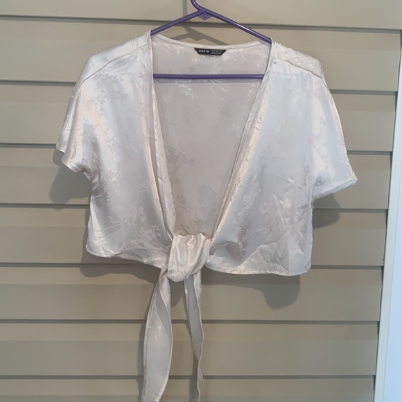SHEIN Tops - SHEIN Silky Pretty Floral Sleeved Shawl Tie Front Used Size Medium Cropped